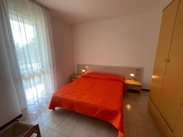 Апартаменты Apartament With Swimming Pool Каорле Экстерьер фото