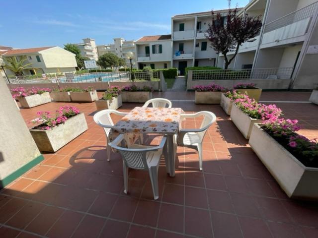 Апартаменты Apartament With Swimming Pool Каорле Экстерьер фото